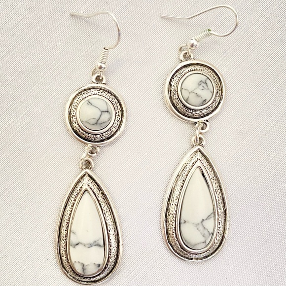 Dangle Drop Earrings Southwest Inspired Marbled White Gray Cabochon Stones - Picture 4 of 9